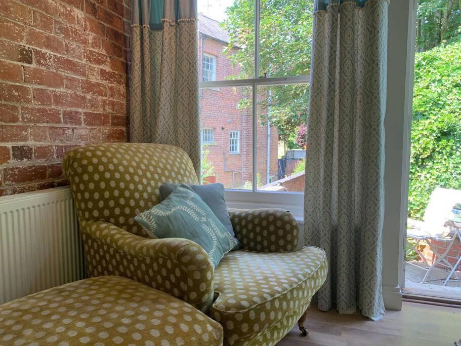 Beautiful Georgian Cottage Within A Private Walled Garden Oakham Exterior foto