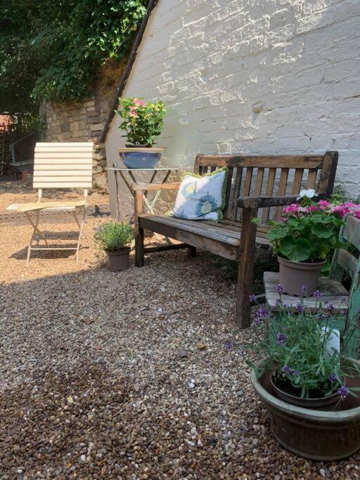 Beautiful Georgian Cottage Within A Private Walled Garden Oakham Exterior foto